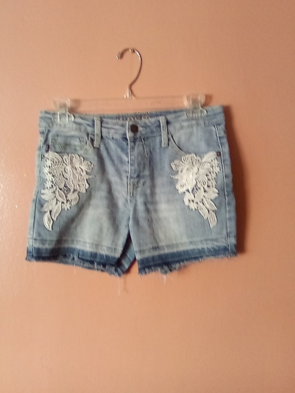Vigoss WBlue and White Jean Shorts Distressed Casual Style Size 16 ( Bag Y )